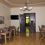 Rudi Arndt Hostel *